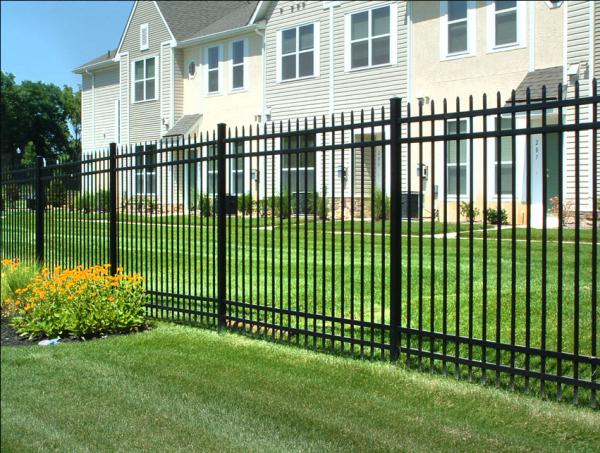 Q235 Crimp Top 6ft High Steel Tubular Fencing For Yard