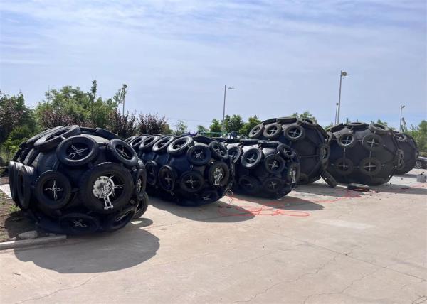 Yokohama Floating Ship Pneumatic Rubber Fender 3.3*6.5M 50kpa With Chain Tyre