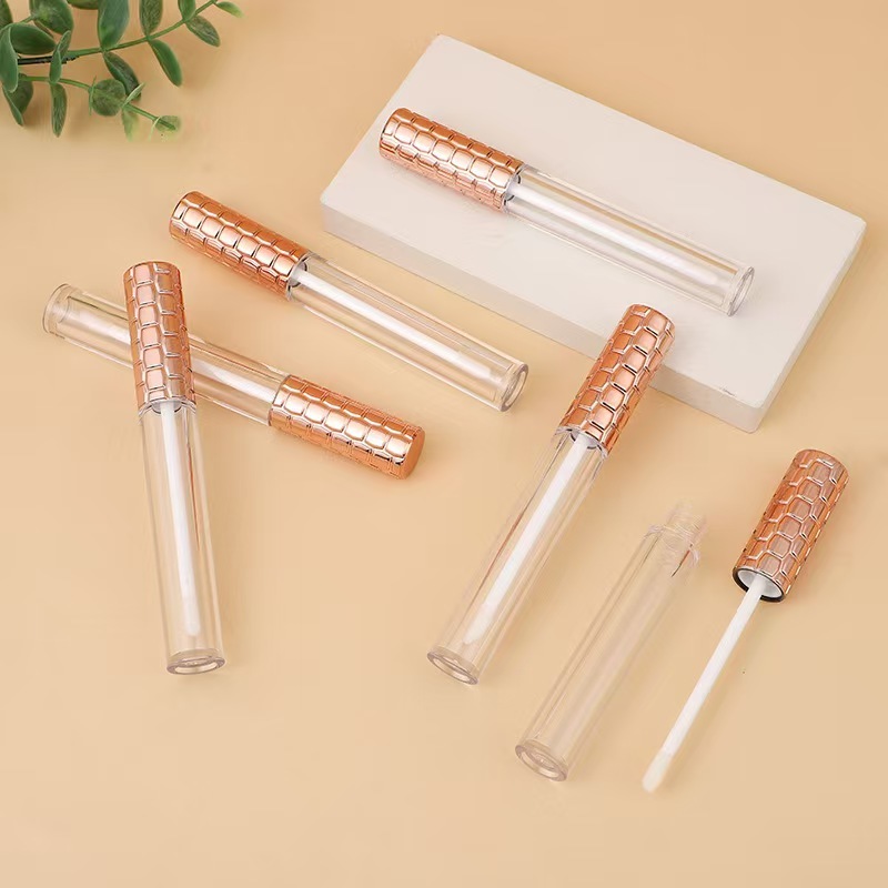 Wholesale 4.5ml Plastic Lip Gloss Tube with Golden Cap and White Brush for Empty Cosmetic Container