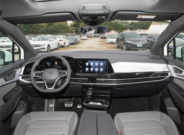 VW Talagon Pro Edition Four Wheel Drive SUV With Spacious Interior