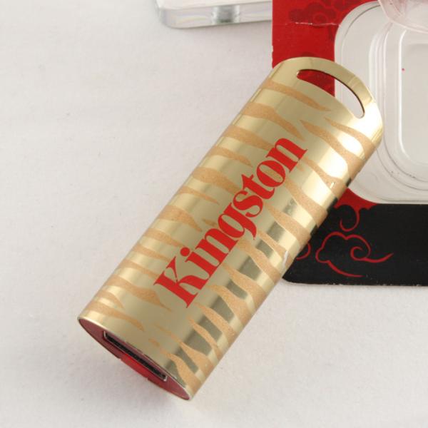 O flash marcado de USB conduz para o descolamento 130 de kingston