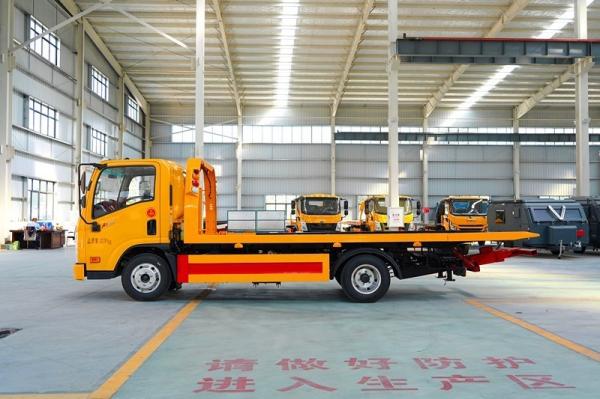 Dayun QuanChai Engine 132 Horsepower Board Length 5.2 Meters ,3 Tons Rear Support Arm, 4 Tons Hoist ,wrecker Truck