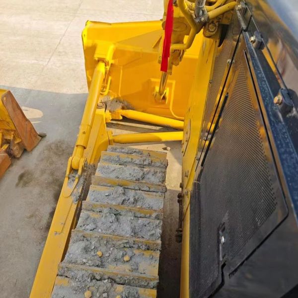SHANTUI SD32 37 Ton 320HP Heavy Crawler Bulldozer with 10 m³ Semi-U Blade for Mining and Construction