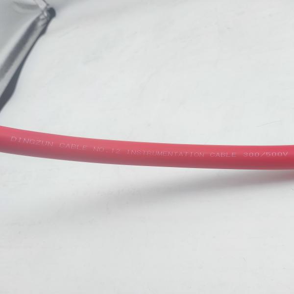 Le câble d'instrumentation 300/500V 1T2.5 CU/MGT/XLPE/OS/FR/LSZH/GSWA/LSZH 1x3x2 est utilisé.5