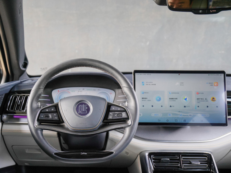 Места двери 7 размера SUV 5 версии корабля- флагмана почетности тяни EV 2022 635km BYD средние