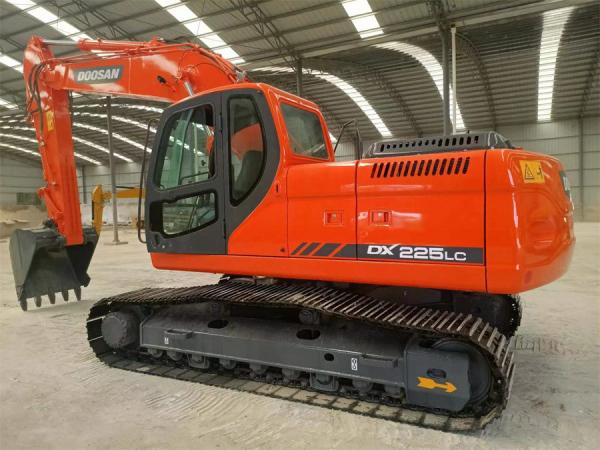 Doosan DX225LC Excavator em bom estado Excavator popular