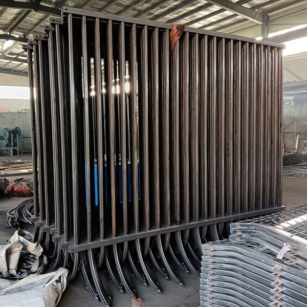 1.8x2.4m 0.8mm Thickness Galvanized Steel Fence For Steel Wire Fence