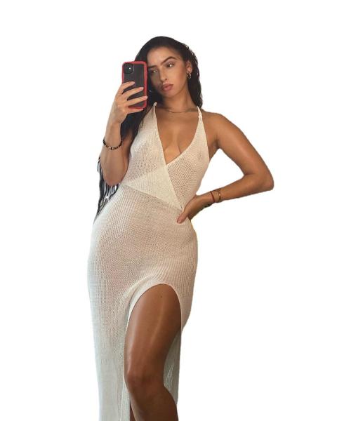 A correia sem costas do decote em V da forma da empresa de pequeno porte vê faz crochê completamente o vestido do estilingue da praia