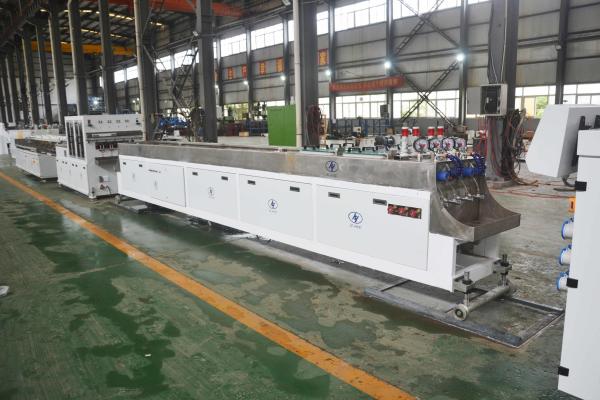 SHENZHEN HYPET haute sortie haute vitesse 50-110 PVC machine de fabrication de tuyaux
