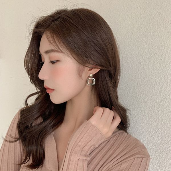 2025 New Style Sterling Silver Temperament Goddess Summer Simple Earrings