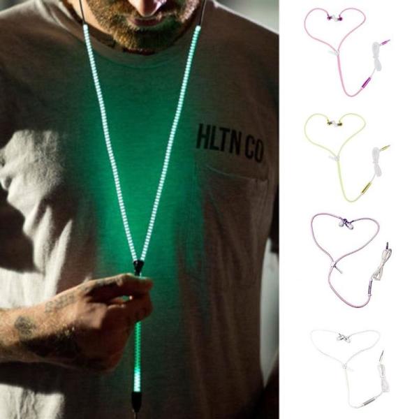 Накаляя зарево шлемофона молнии в темных наушниках Earbuds металла с наушником Mic светящим светлым стерео хэндс-фри