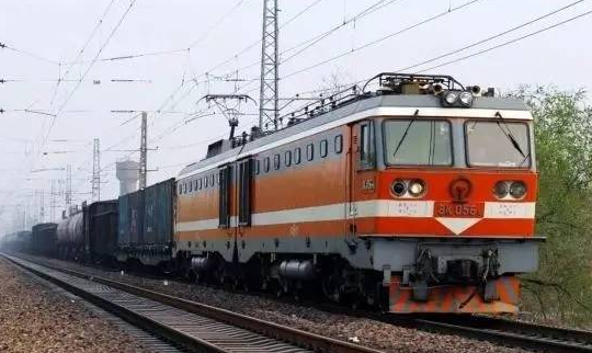 Поднимает дверь к срочному воздуха компаний по транспортировке грузов двери международное быстро к Дубай ОАЭ