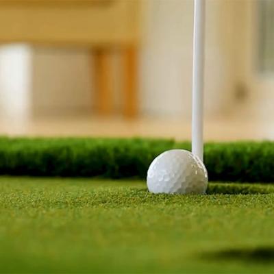 Grama artificial de golfe verde de 13 mm para eventos esportivos com 230 pontos/m de taxa de pontos