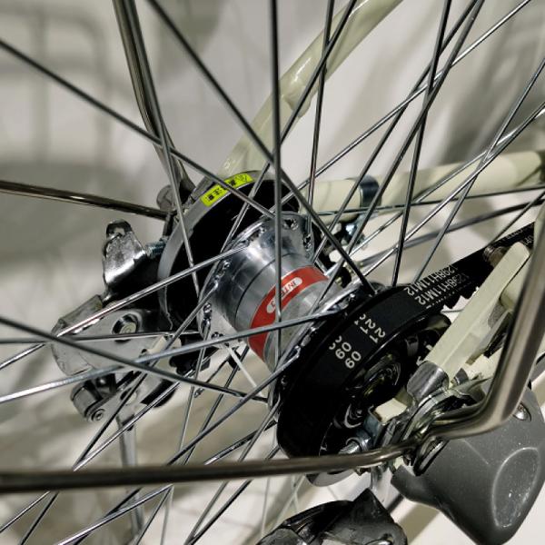 Титановое серебро / бежевый 26 дюймов женский велосипед трехскоростной ремень привода городской велосипед