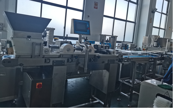 P320 Double Layer Cereal Bar Granola Bar Forming Cutting Machine 300mm