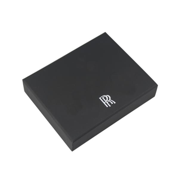 Logo personnalisé Logo Soft Touch Black Rigid Cardboard Boîtes Paper Emballage Coin avec plateau en mousse EVA
