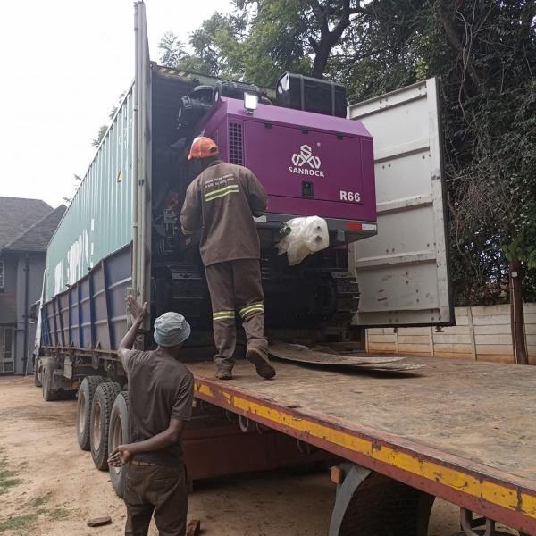 Separated DTH Drilling Rig Rotary Torque 2500N.m Borehole Drilling Equipment Surface Drill Rigs