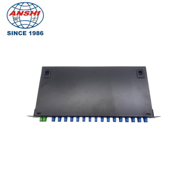 19-Inch Rack Mount Fiber Optic Splitter with 1:8 SC/UPC Micro Splitters for Outdoor FTTH Systems