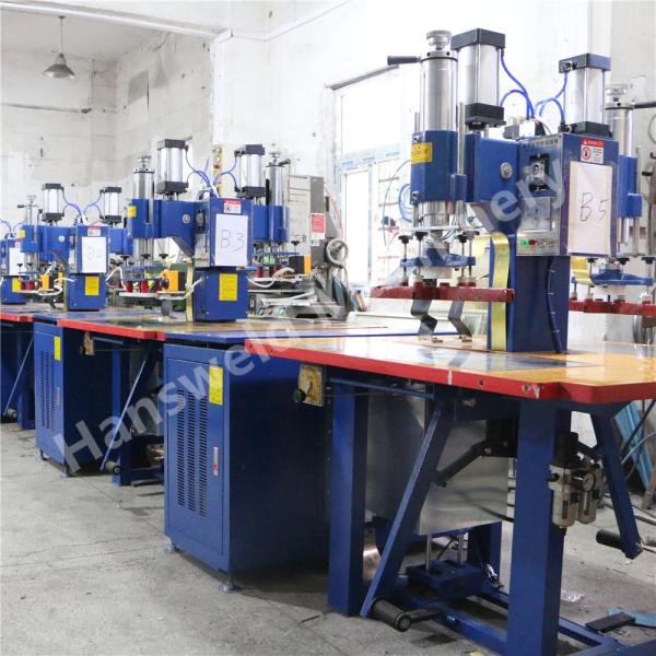 Alta frequência de couro do pedal do pé de Logo Embossing Machine da cabeça dupla