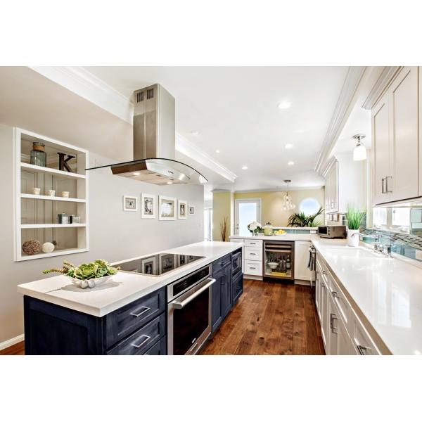 Durable Lacquer Shaker Style Kitchen Cabinet for Moisture Resistance in Villa Kitchen