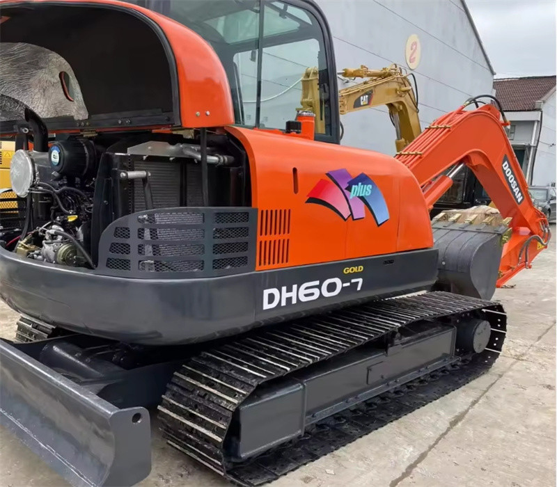 Отремонтированный гидравлический экскаватор Doosan DH60-7 Максимальная высота копания 9660 мм