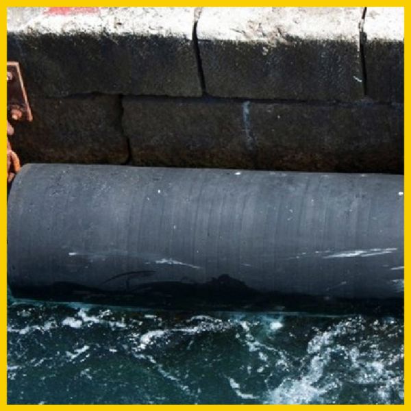 Impact Resistant Cylindrical Marine Fenders for Easy Installation and Weather Saltwater Proof Protection