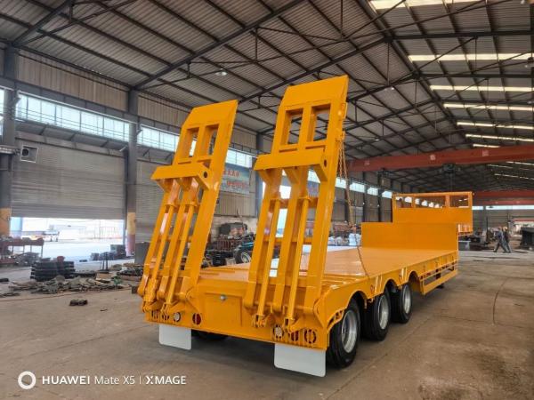 60 80 100 Tons Lowboy Flatbed Lowbed Gooseneck Truck Semi Trailer With Steel Material