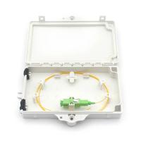Boîte de distribution de fibres optiques pour télécommunications avec un adaptateur unique SC à 1 cœur