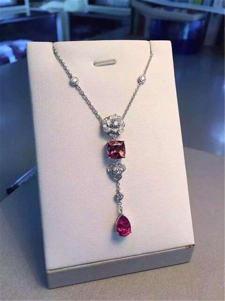 Piaget  full diamonds red tourmaline rose  necklace of 18kt gold  with yellow gold or white gold