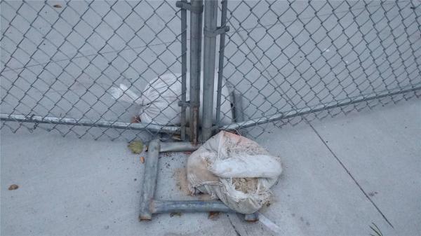 chain link temporary construction fence panels 6FT X 10F Mesh 2 3/8  x 2 3/8 ( 60mm x 60mm ) x 12 gauge wire