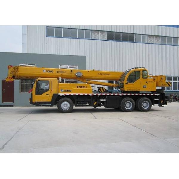 Load Sensing Hydraulic Mobile Crane With Retractable Boom 25 Ton