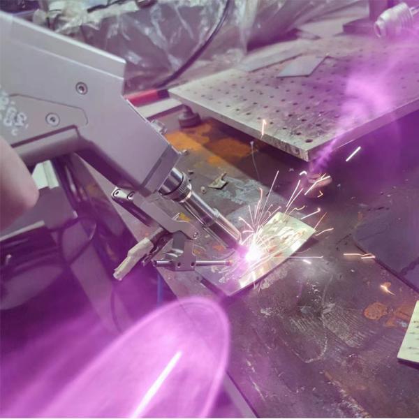 Customized System Language Laser Welding Head 2000W Applicable Power for Welding