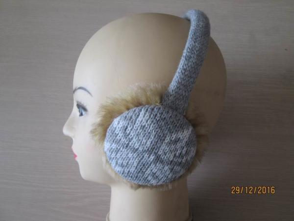 Gilrs/ladies acrylic ear muff--fake fur on ears--jacquard design