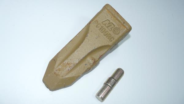 Yellow 20X-70-14160 HRC 50 - HRC 55 Heavy Equipment Bucket Teeth With Pins