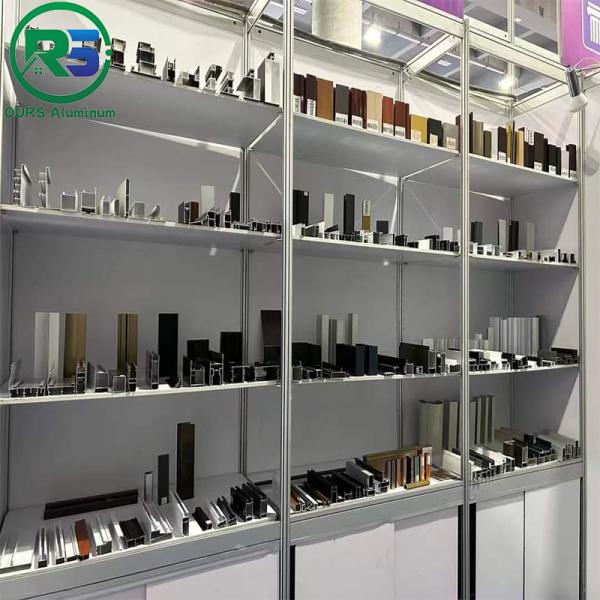 Carreaux de plafond décoratifs multicolores en aluminium à bande résistant au feu 1,2 mm