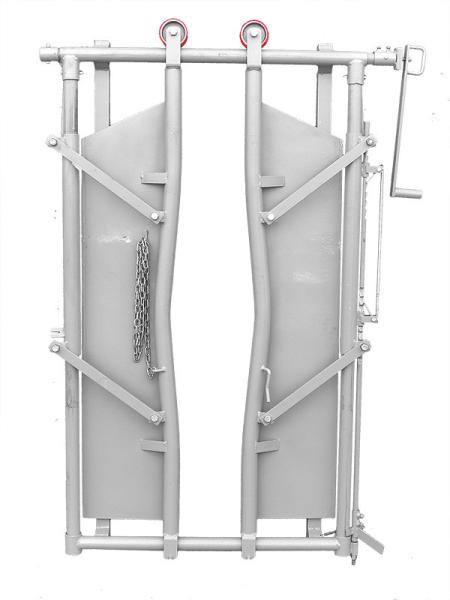Carbon Steel 2.25m Height Livestock Handling Equipment For Cattle Yard