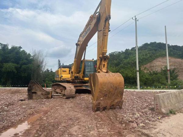 Shantui Se305LC Se305lcw Hydraulic 30 Ton Medium Crawler Excavator with Spare Parts