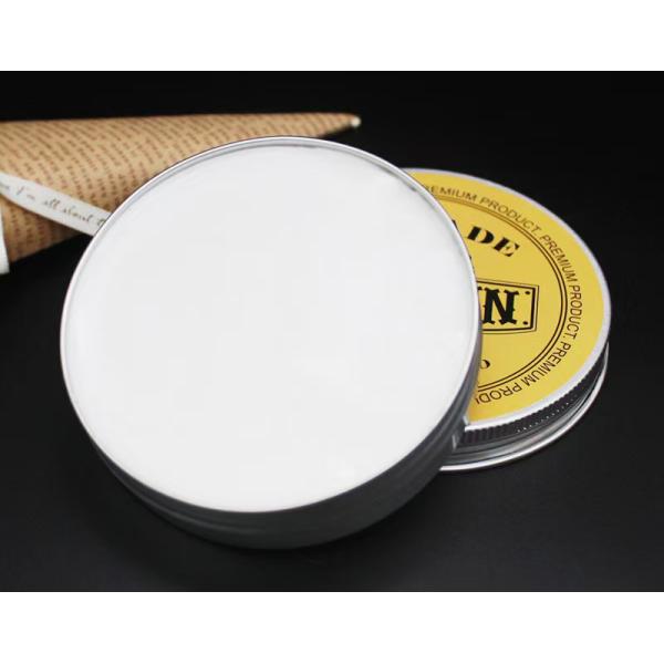 Прическа на основе масла на основе глины и воды