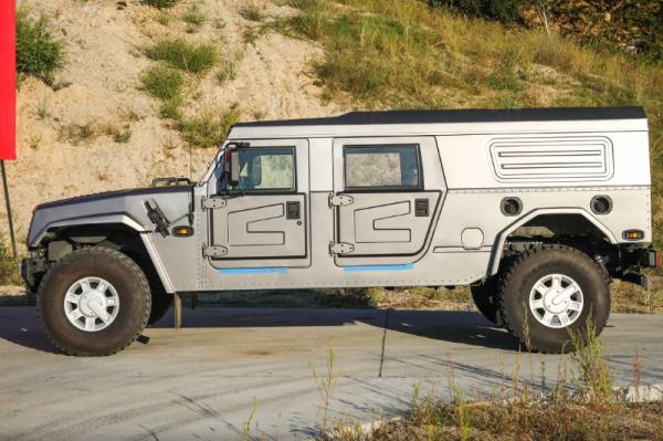 Off Road Four Wheel Drive Dongfeng M-Terrain M50 917 Strong Power Diesel Vehicle