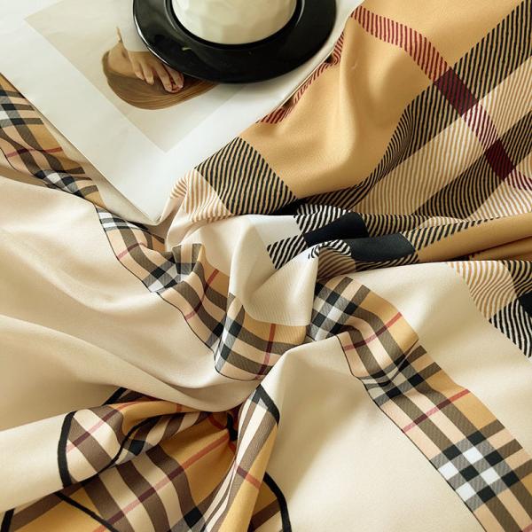 Luxury Lattice Bear Fashion Design Duvet Cover Bed Sheets Set for Children and Adults