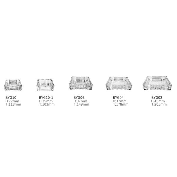 Square Glass Cigarette Ashtray 205mm 8 Inch Dia Cut Patterns For Easy Grasping