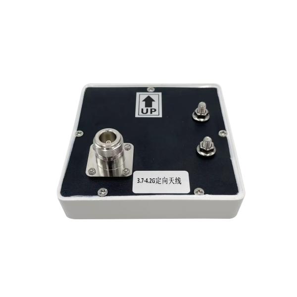 Directional Uwb Chip Antenna 3700-4200MHz 9DBi 97x97x23mm  Flat Panel Antenna