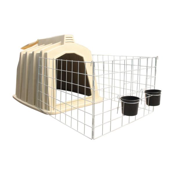 2200*1500*1550mm Outdoor Plastic Calf Hutch With 8L Feeding Bucket Hygienic Material