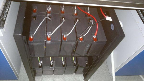 Connecteur électrique à barres de bus en cuivre personnalisé pour l'armoire de distribution Emerson 260*30*3mm