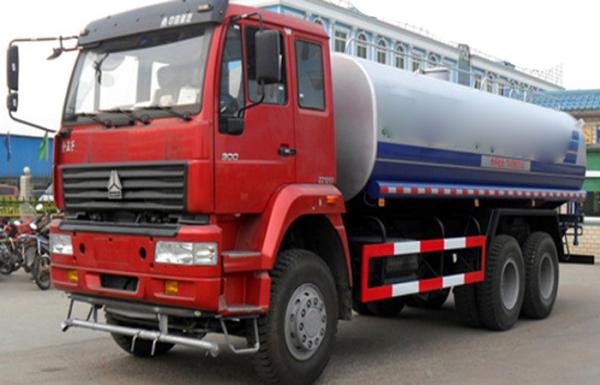 Caminhão de tanque da água de SINOTRUK 20 CBM para a paisagem