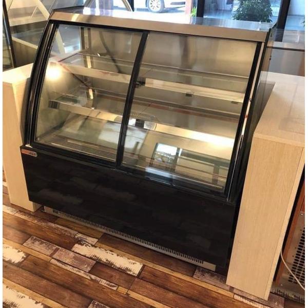 Curved Front Face Refrigerated Display Cabinet Air Cooled Cake Fresh Keeping