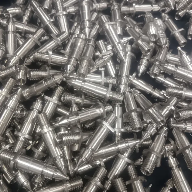 Pièces CNC en acier inoxydable médical pour buses de pulvérisation à axe long