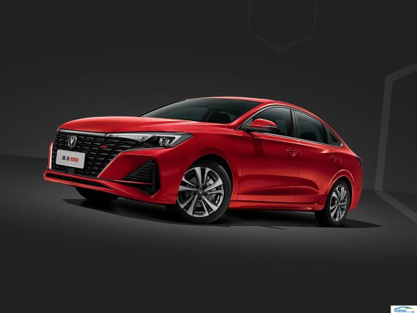 2024 Changan Eado Plus Blue Whale 1.4t GDIdct Ride-On Gasoline Automobile Passenger Cars