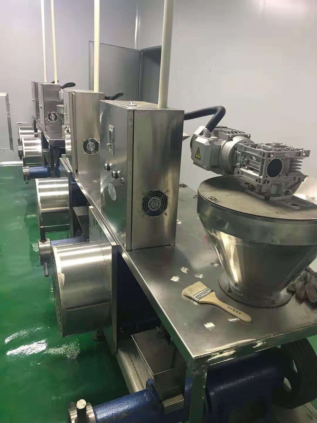 Части CNC ниппели шланга продукции QT450-10 подвергая механической обработке складывая выхлопную трубу