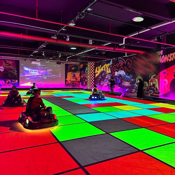 Ground Projection Entertainment Hall Kart Entertainment Experience Center Upgrade Live Action Kart Game With High Quality